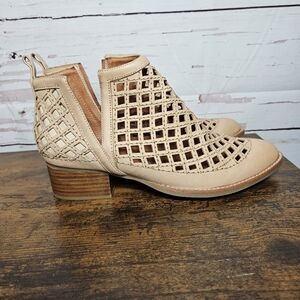 Jeffrey Campbell Taggart Open Weave Booties Leather Beige Natural Cut-out Sz 8.5